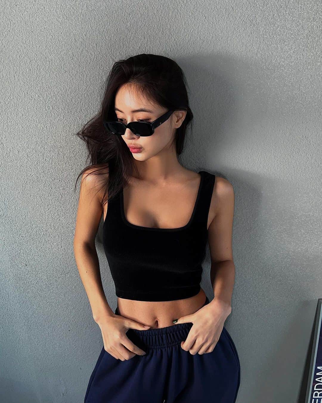 キム・ボラムのインスタグラム：「요즘 잔머리 미친넘..왁스를 발라놔야하나」