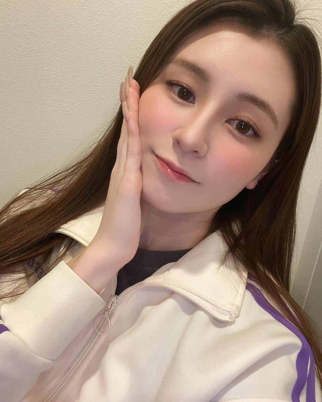 稲葉ヴィヴィアン雅のインスタグラム：「💜」
