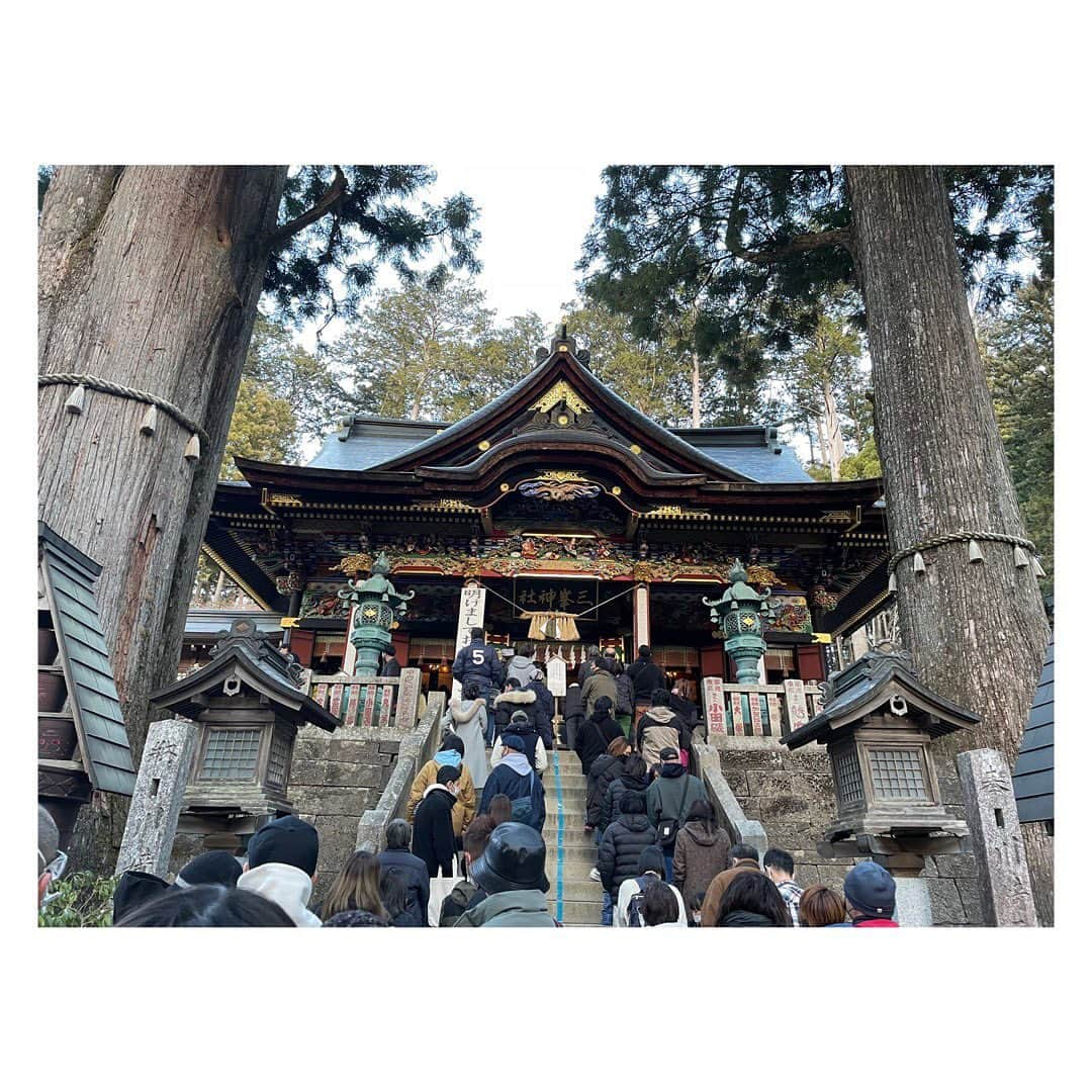 柳野玲子さんのインスタグラム写真 - (柳野玲子Instagram)「⛩三峯神社⛩ 今日から #仕事始め でした😊  #年始 には知る人ぞ知る、#パワースポット #三峯神社 に行ってきました😊✨  #パワー いただき過ぎて #風邪 ひいてしまいましたが🙇‍♀️  #コロナ感染 じゃなくてホッとしました💦  #おみくじ は #大吉 💓  そして髪の毛、切りました🥰  本年もどうぞよろしくお願い致します💓  #埼玉県 #秩父」1月12日 23時33分 - yanaginoreiko