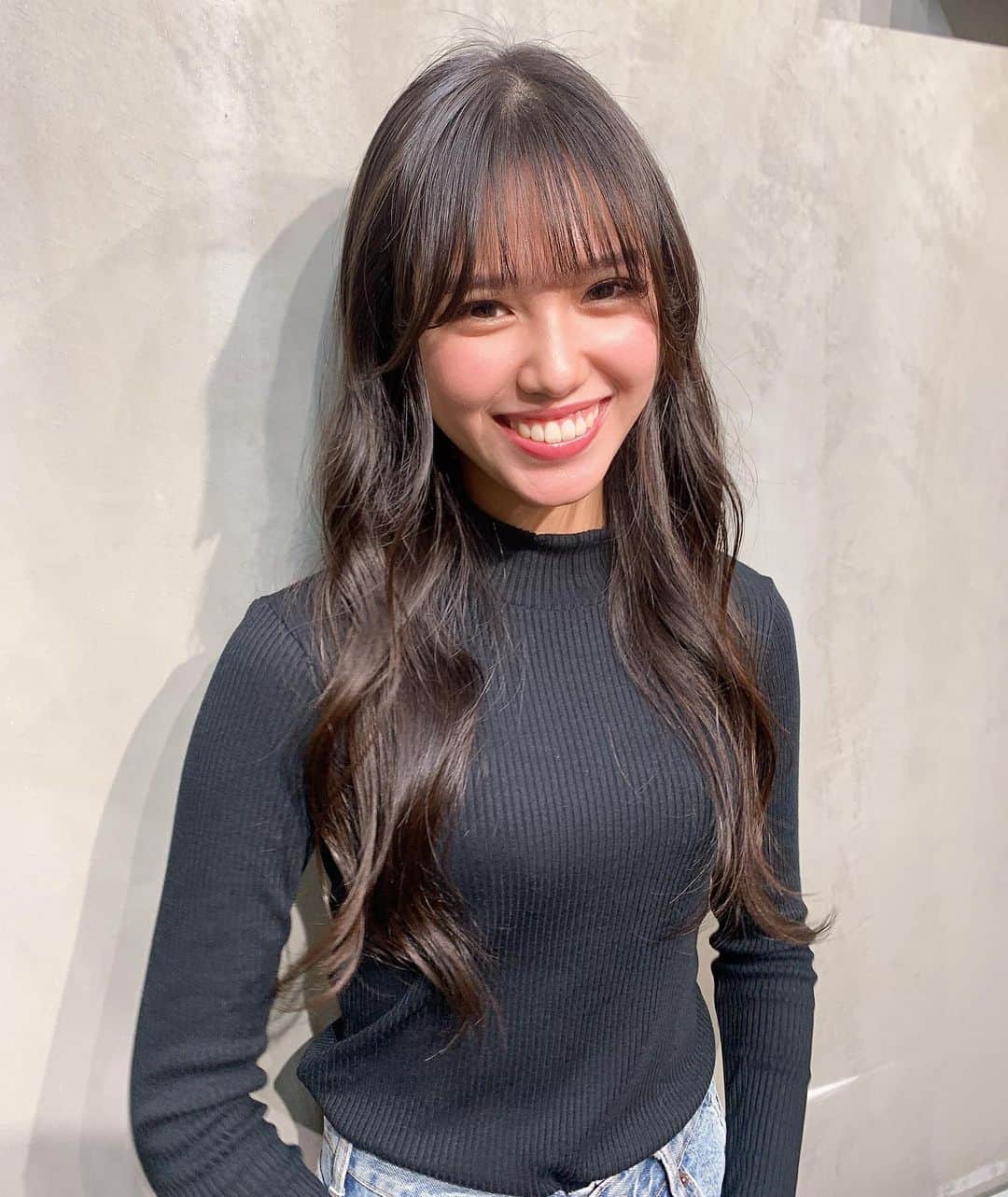 増田小春のインスタグラム：「今年もよろしくお願い致します💗🌅  1月になってからSNSの投稿ができていなかったのですが、 元気ですっ♪♪  この写真は年末だけど、、😂 また前髪作っちゃいました💗 @kurtkashi さんいつもありがとうございます🙇‍♀️ 　 #こはる」