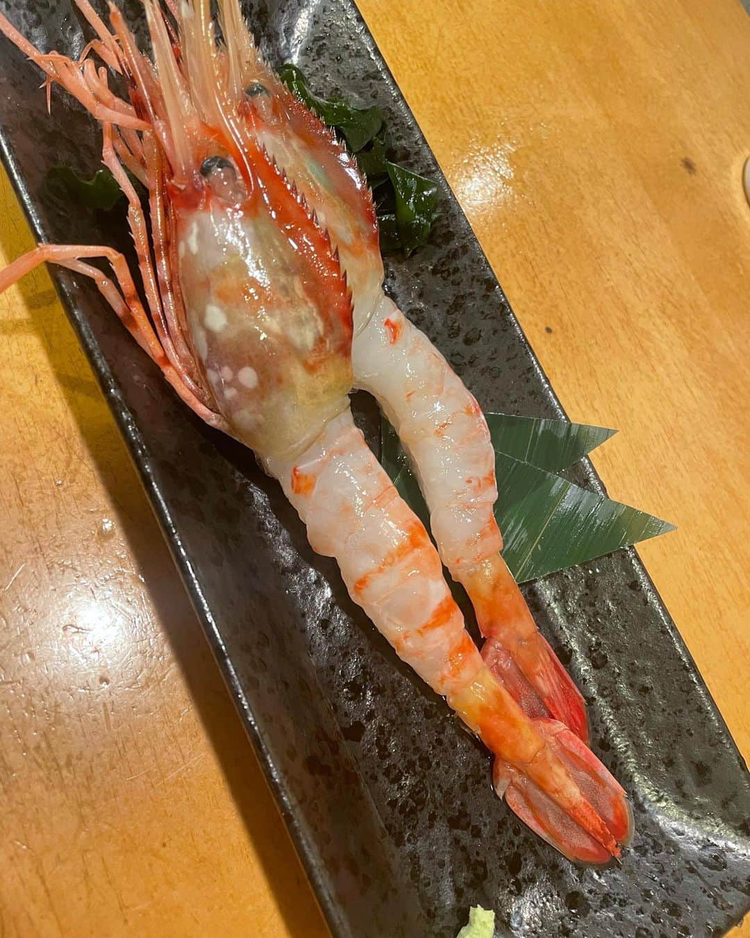 のインスタグラム：「平尾にある魚屋きいもん  魚や魚介、お酒、全て富山から直送のもので、全て美味しかった😋⭐️  また、行きたい😄  #魚屋きいもん  #魚美味しいお店 #富山直送　#富山グルメ  #魚美味しい  #恵比寿グルメ #恵比寿ディナー  #恵比寿魚美味しいお店」
