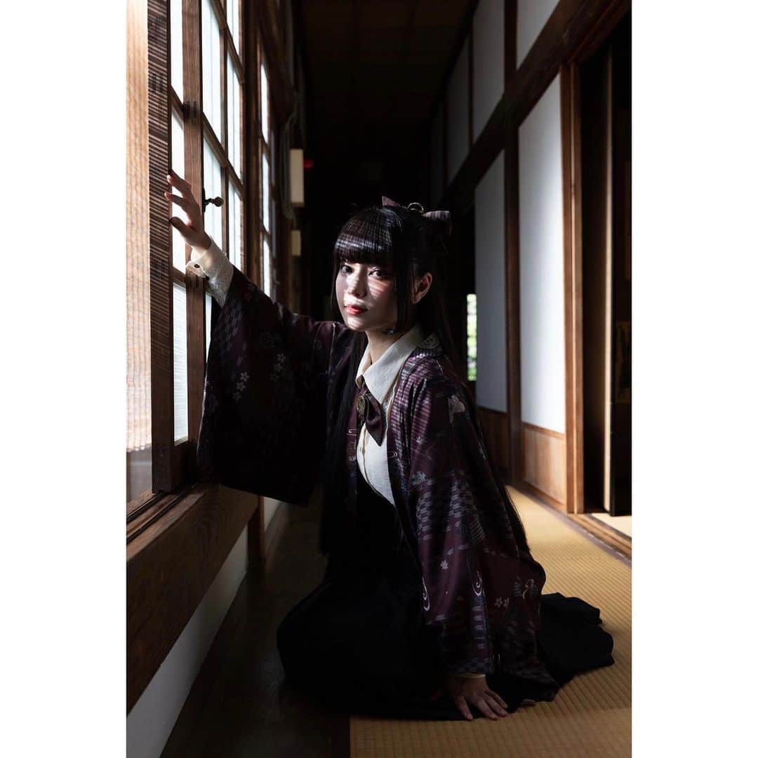 藤城リエさんのインスタグラム写真 - (藤城リエInstagram)「⁡ ⁡ ⁡ いくつもの時をこえて。 ⁡ この写真、大好きです。 ⁡ ⁡ ▽ 撮影 @daisukekiyota  ▽ 衣装 @epetice_info  ▽ ヘアメイク @ri_sa_ku_ra_ ⁡ ⁡」1月13日 6時43分 - fujishirorie