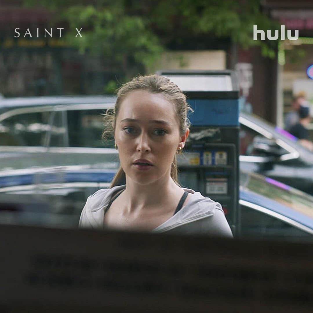 アリシア・デブナム・キャリーのインスタグラム：「Here we go!!! ✨ First look at Saint X. Coming to @hulu on April 26. #SaintXOnHulu」