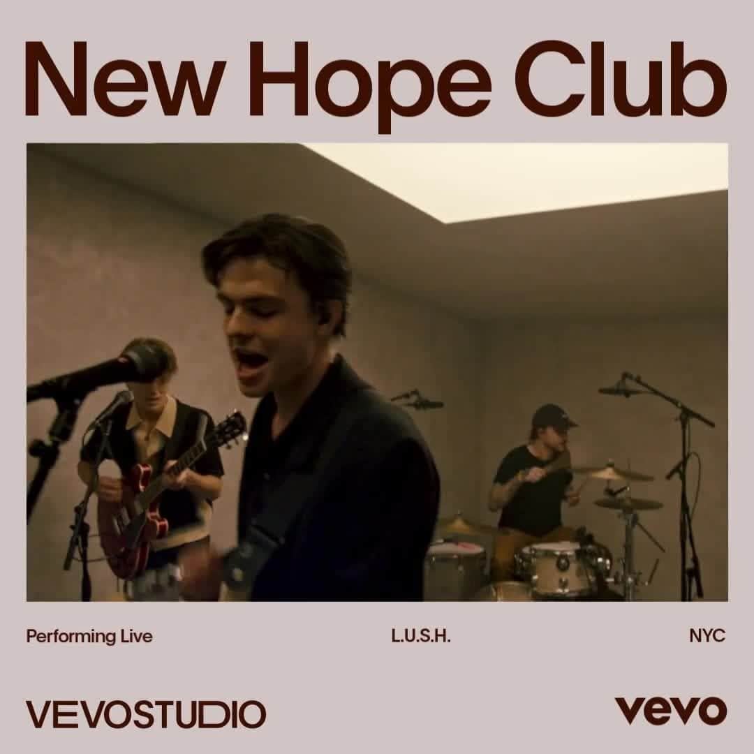 Vevoのインスタグラム：「“As soon as we had the acronym L.U.S.H. (love you so hard) it was a very quick song to write." Watch @newhopeclub rock their latest single in our studio! ⠀⠀⠀⠀⠀⠀⠀⠀⠀ ▶️ [Link in bio]」