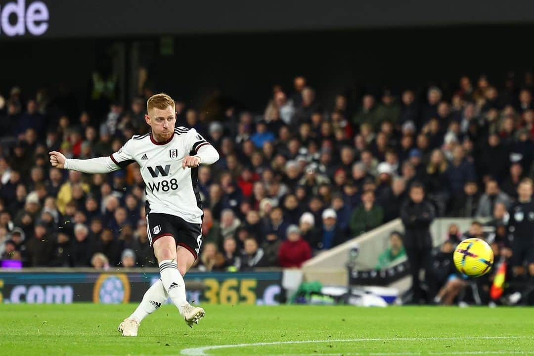 ハリソン・リードのインスタグラム：「Let’s go @fulhamfc 🔥🔥 Derby day win, 4 on the bounce 🤝」