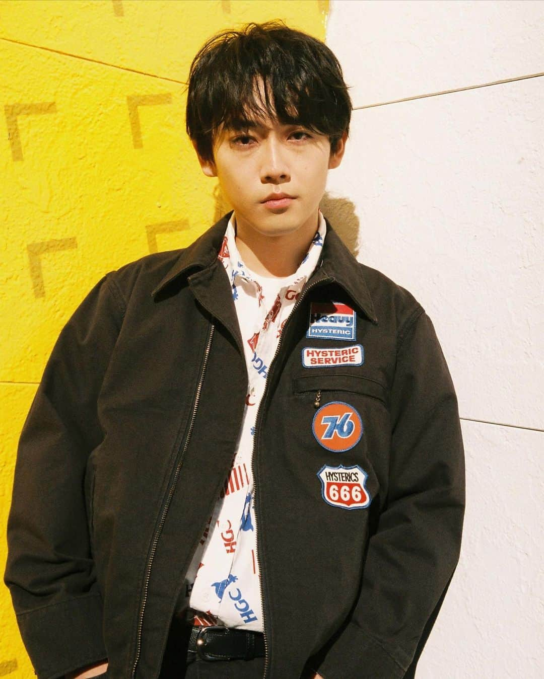 林カラス（野田理人）のインスタグラム：「1/12発売 mini2月号　アザーカット @hystericglamour_tokyo  @mini_tkj」