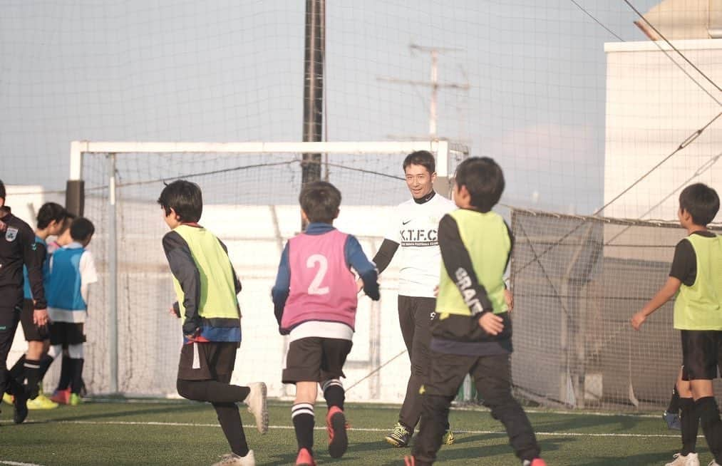 玉田圭司さんのインスタグラム写真 - (玉田圭司Instagram)「スクールイベント告知  2023年3月に「malvaサッカースクール南船橋校 powered by 玉田圭司」が新規開校します！OPENを記念して 開校前の1月28日(土)と2月12日(日)にスクール体験会イベントを行います！僕も参加しますのでぜひ体験しにきてください！  https://malva-fc.jp/blog/2022/12/30/malvaサッカースクール南船橋校powered-by-玉田圭司が新規開/  スクール新規開校告知  2023年3月に「malvaサッカースクール南船橋校 powered by 玉田圭司」が新規開校します！ 僕の出身地でもある「千葉県」で頑張る子供たちを応援していきたいです！ 新規開校の南船橋校で、次のサッカー界を担う選手を育成できればと思っています。 アグレッシブでスピーディーなプレーで、常にゴールを狙う意識を伝えていきたいと考えています。自分自身も皆さんのプレーに刺激を受けて指導者として成長し、子供達の未来を大きくしていきたいです。 まずはサッカーを楽しみ、そして上達していきましょう！！  https://malva-fc.jp/minami-funabashi/2023/01/09/malvaサッカースクール南船橋校powered-by-玉田圭司-2023年3月開/  @malva_soccer」1月13日 10時52分 - keijitamada_official