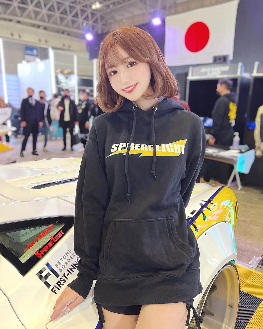 伊上あやさんのインスタグラム写真 - (伊上あやInstagram)「東京オートサロン2023🚗🌟 スフィアライト特別公式アンバサダーとして 招待して頂きました🥰  今年も最高に盛り上がってる🥺❤️  明日も行くので、見かけたら声かけてくれたら嬉しいです☺️❣️  #東京オートサロン2023 #東京オートサロン #オートサロン #オートサロン2023 #スフィアライト #spherelight #東京 #千葉 #幕張メッセ #オロチ #gtr35 #レーシングカー #スーパーカー #カスタムカー」1月13日 15時02分 - o.aya_0613