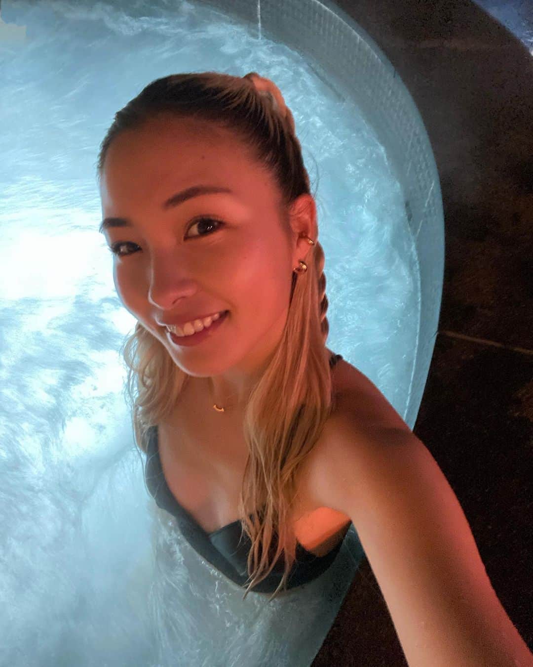 のインスタグラム：「⁡ 🫗 福岡 　　都ホテル　博多 　　屋台 ⁡ ひーーーさしぶりの、福岡に！仕事で何回も来た事あるけど、プライベートで福岡来るのは久しぶりだなぁ ⁡ 屋上にプールがある素敵ホテルに泊まりました！そこから、近くにある屋台でおでん🍢、明太子、焼きラーメンと美味しいものたくさん食べたよぉ ⁡ 韓国から帰国した日には、行きたかった焼肉屋へ行ったんだけど、食べたかったメニューが期間限定のコラボメニューだったらしくて、お目当てのものがひとつも食べれず、悲しかった...牛タン美味しかった〜　 ⁡ 最終日には、美味しいパンをランチに！！ ⁡ #福岡　#博多　#博多屋台　#博多ホテル　#博多夜ご飯」