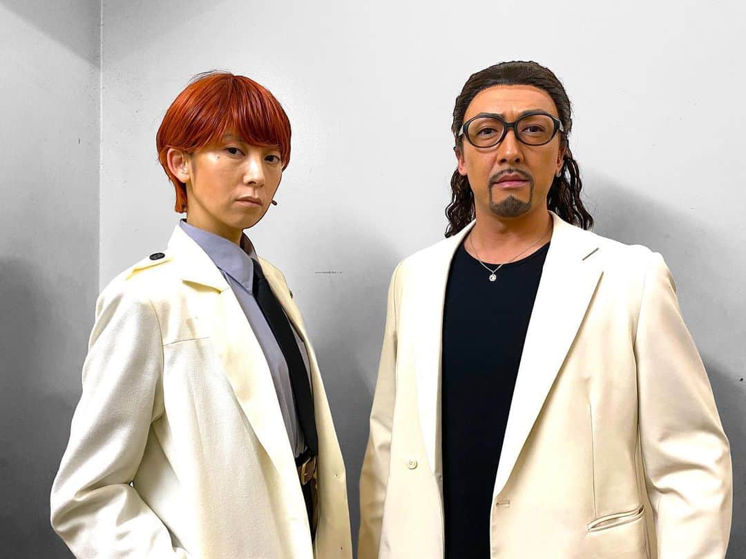 のインスタグラム：「舞台｢リコリス・リコイル｣ 6日目10公演目が終了！！！  本日も 御来場頂きありがとうございました！  平日の昼の回ですが 3階席までビッシリの沢山のお客様が、観劇して頂き 本当に感謝です✨  残り2日間4公演、 気を抜かず怪我なく 更に追求したリコリコの世界へ!!!!!  今日は チーム白組！ 楠木の笑顔が見てみたいな🤔  明日も楽しんで行きましょう✌️  #舞台リコリコ #リコリコ #リコリコの幸せの輪」