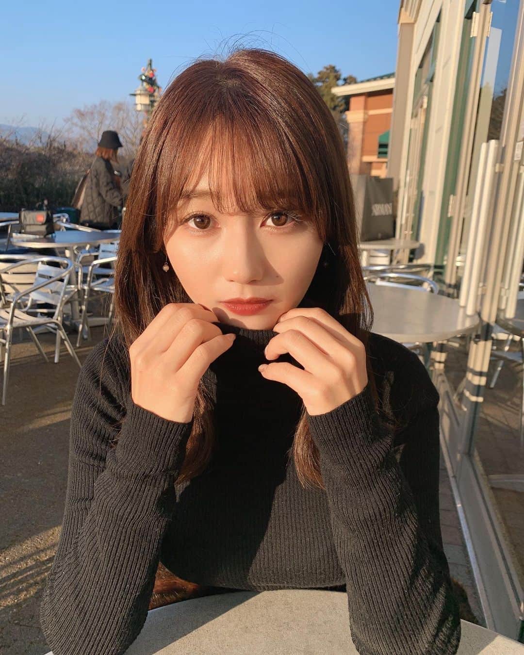 細沼紗花のインスタグラム：「.  御殿場は寒かった❄️ ポキ丼大好きなんよね🐟💞  . #御殿場アウトレット #ニット#ニットコーデ」