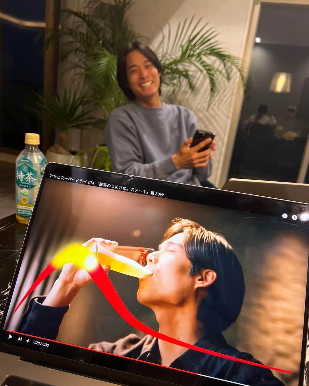 岸田タツヤのインスタグラム：「アサヒスーパードライ  photo by @to_ryoo」