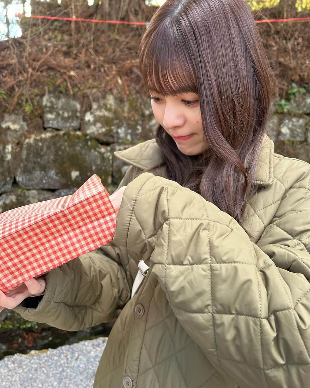 田村響華さんのインスタグラム写真 - (田村響華Instagram)「初めての日光東照宮⛩ ⁡ バスツアーだったから 詳しい解説を聞けて勉強になりました (あまり写真撮らずでした！) ⁡ 屋台出ててベビーカステラ食べた🐻 ⁡ そういえば初詣の時、いくちゃんがベビーカステラを「ベビカス」って略してたよ！略すこと知らなかったんですが！！ ⁡ #日光東照宮 #バスツアー #栃木観光」1月13日 19時18分 - kyo_ka1016