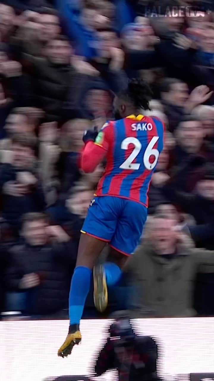 バカリ・サコのインスタグラム：「Brilliant from @baky_sako 👏   #CPFC #CrystalPalace #PL #PremierLeague #Sako」