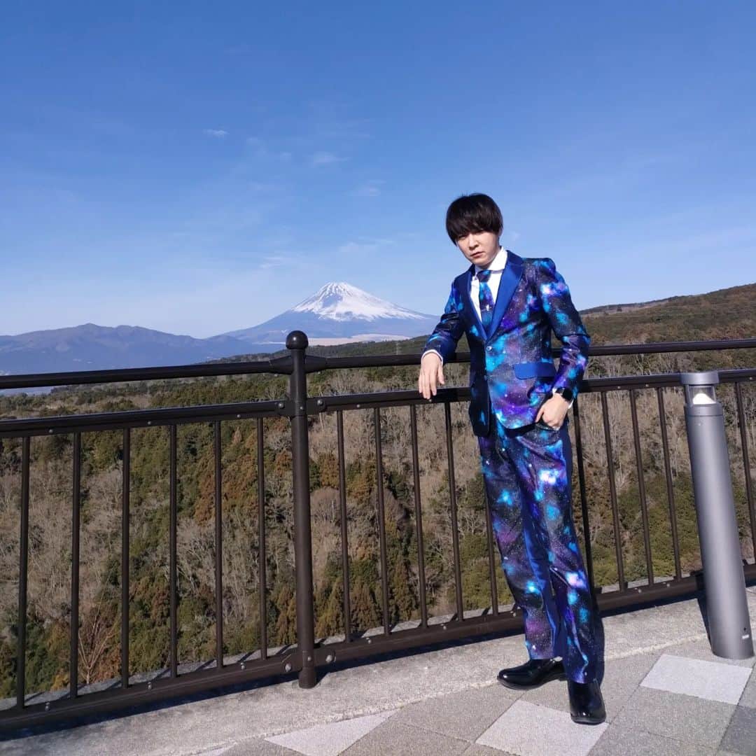 瀧上伸一郎さんのインスタグラム写真 - (瀧上伸一郎Instagram)「日本一の山と日本一の男前（自称）」1月13日 19時48分 - takiue_nagareboshi