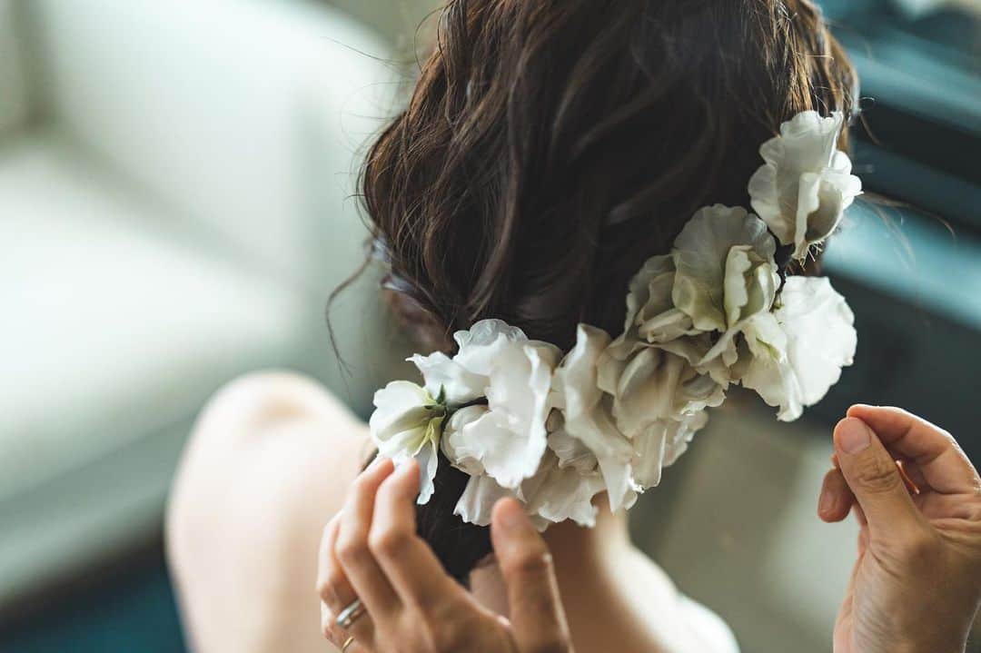 のインスタグラム：「👰‍♀️🌹📝 . . . . 長くにわたって書いてきた 結婚式レポートこれにて一区切り☺️⛪️ . . . note購入してくれた方 ありがとうございました✨ . . . . #結婚式 #ワタべウェディング  #クルデスールチャペル」