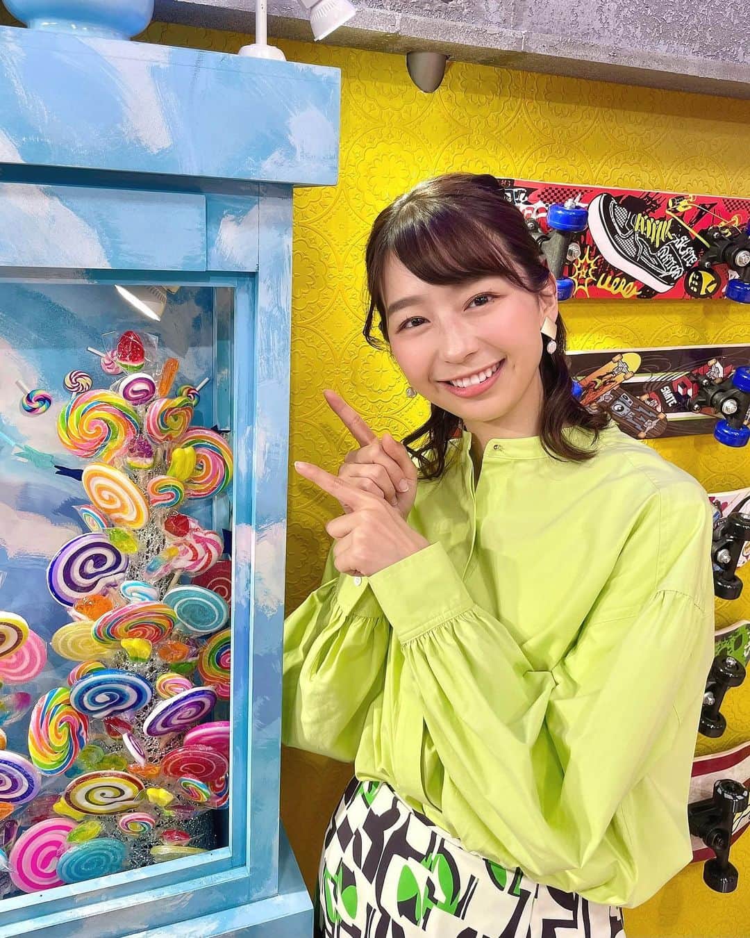 小室瑛莉子のインスタグラム：「⁡ 今日からぽかぽか金曜日を担当させていただきます🤭✨ ⁡ 一緒に沢山笑いましょう☺️ これからよろしくお願いいたします🙇‍♀️ ⁡ #ぽかぽか ⁡ ⁡」