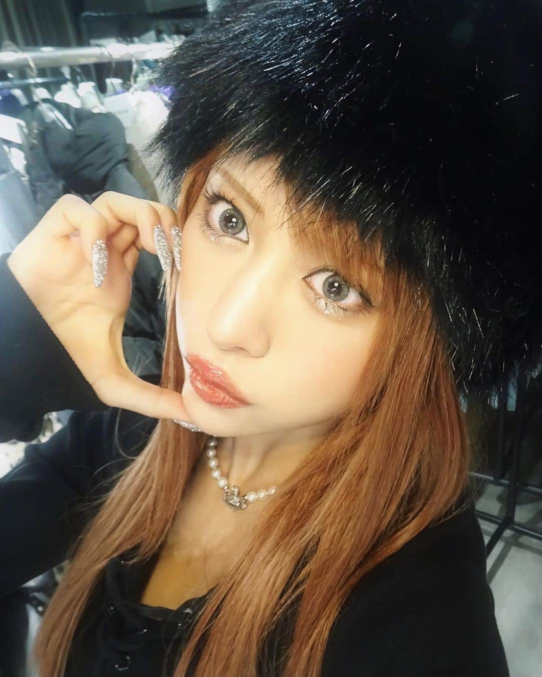 華のインスタグラム：「、長いまつげも茶色い髪も ぜんぶオレのもんょ🍜❤️‍🔥」