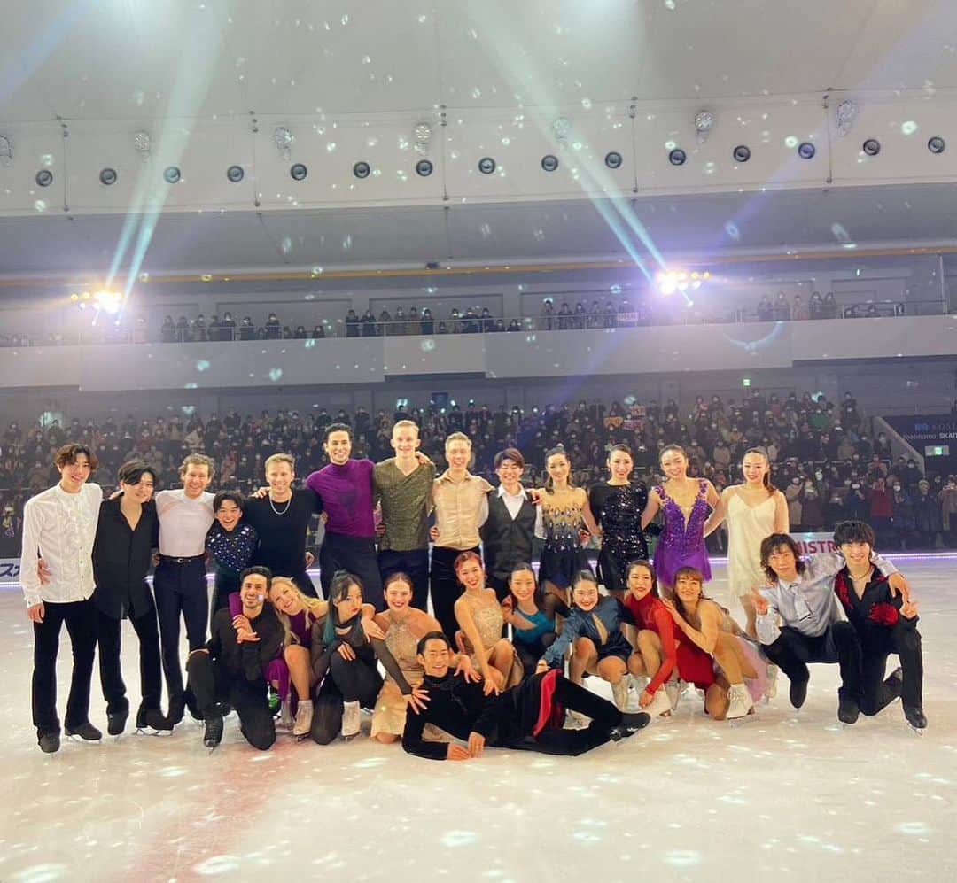 本郷理華のインスタグラム：「この集合写真もお気に入りなので思い出に⛸️❄️❤️」