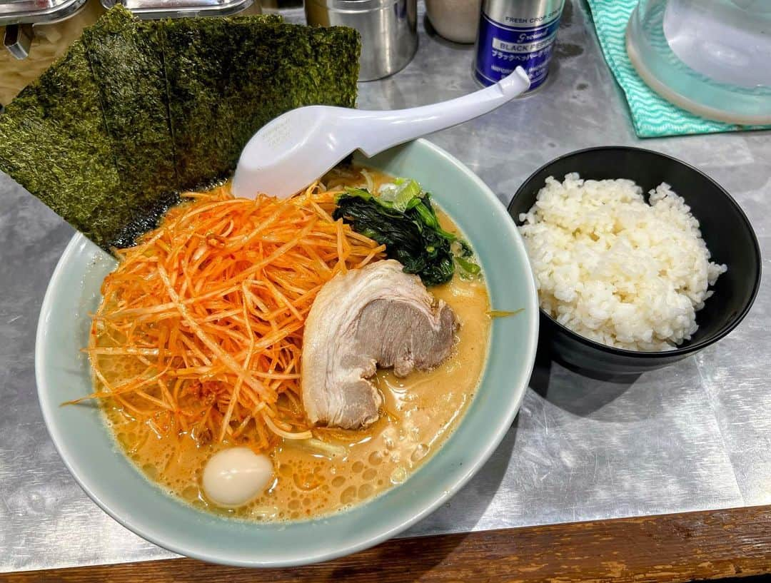 青木泰寛さんのインスタグラム写真 - (青木泰寛Instagram)「痩せたいです。。。  #ラーメン #家系ラーメン #ramen」1月13日 21時44分 - yasuhiro.aoki814