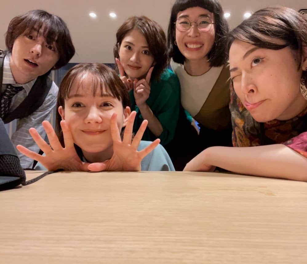 のインスタグラム：「「ワタシってサバサバしてるから」 たくさんの方に観ていただけてるようで 嬉しい☺️  放送観ながら私も笑いが止まりません🤣月曜からまた観てね♡  #ワタサバ」