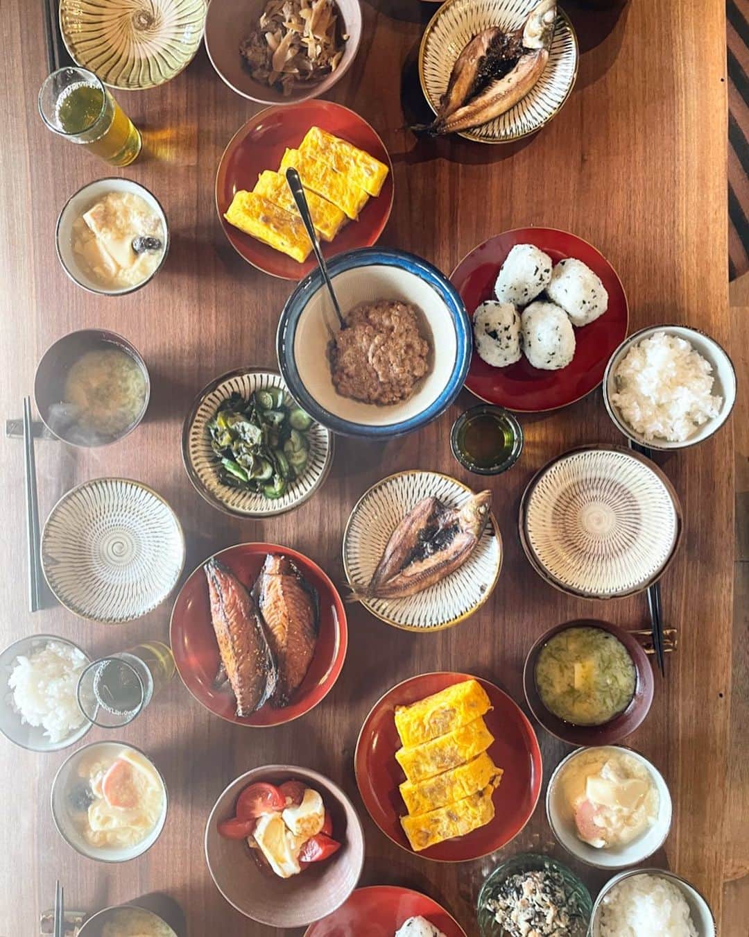Ravo Bake Coffee Officialのインスタグラム：「朝ご飯の習慣と共に減ってゆく日本人の伝統食。 食を通じて豊かな心と身体を創る大切な食文化。 50年後もきっと同じと信じて、大切にしたい」
