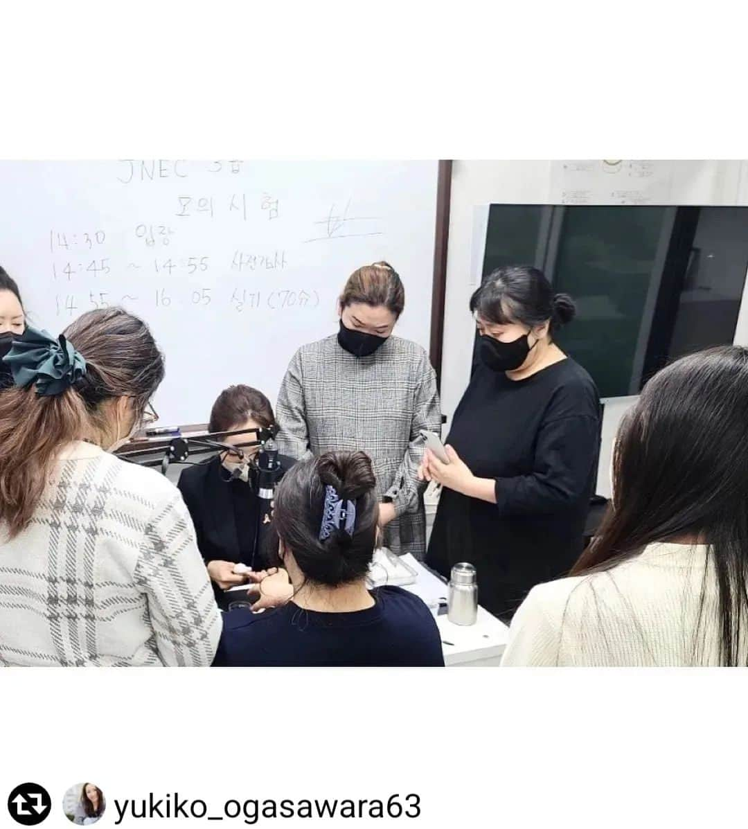 엘루씨 네일살롱さんのインスタグラム写真 - (엘루씨 네일살롱Instagram)「. 3월이 벌써 기대됩니다👍😊. 수고많으셨어요🙏. 감사합니다💕💕. . #리그램 - @yukiko_ogasawara63 by @get_regrammer 韓国ヒカリ& ELLUCY BEAUTY ACADEMY様主催 6日間セミナー❣️ ・ ・ ・ ご参加下さった皆さま✨ いつもエネルギッシュな通訳をしてくださるキョンハさん ありがとうございました🙏💕 ・ ・ ・ 今回のセミナーが皆さまの 技術のレベルアップに繋がると嬉しいです✨ ・ ・ ・ 次回は3月✨ またお会い出来る日を楽しみにしております🙌 ・ ・ ・ 한국 모두❣️ 만나서 기뻤습니다✨ 시험 최선을 다하십시오💪 일본에서 응원하고 있습니다🔥🔥 ・ ・ ・ ーーーーーーーーーーーーーーーーーー  #ヒカリニッパー #光ニッパー  #jnecネイリスト技能検定試験  #ネイルケアセミナー #jnec3級  #네일 #네일디자인 #네일스타그램  #jnec2級  #네일케어 #ネイル動画レッスン #ネイル動画 #ネイルケア #ネイルケア動画 #セルフネイル #甘皮処理  #甘皮ケア #ネイルサロン #nail #nailart  #naildesign #ナチュラルネイル #キューティクルケア #小笠原友紀子　 #メンズネイル #ネイル認定」1月14日 9時07分 - ellucy_nail