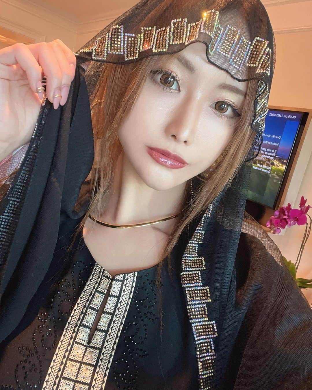 CHIHAのインスタグラム：「❤︎  #abudabi #abudhabi #dubai #travel #abaya #abayafashion」