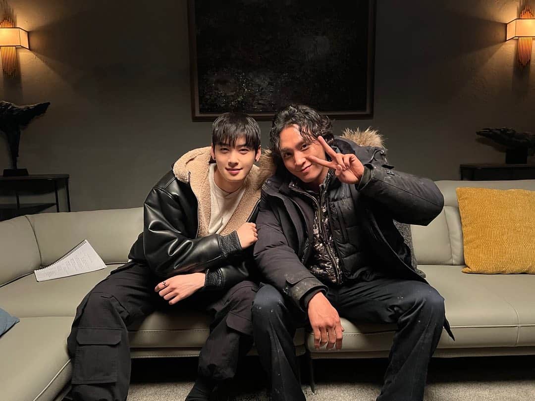 のインスタグラム：「찬혁이형이랑 감독님이랑」
