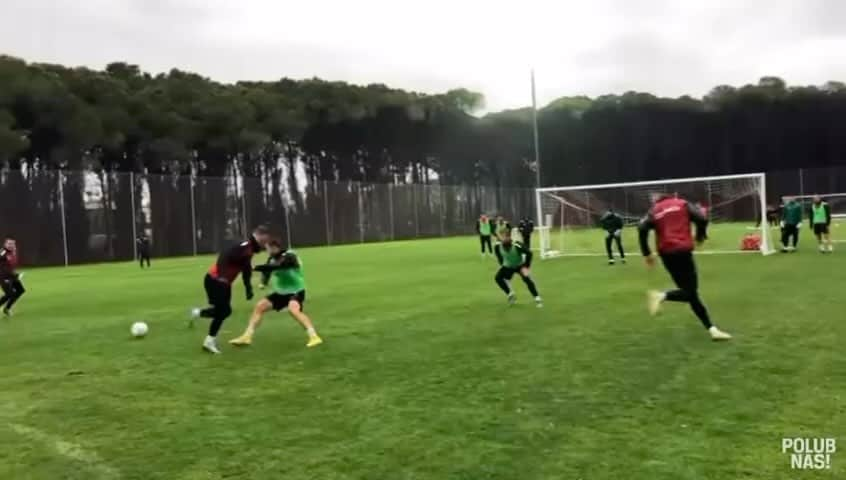 イェウヘン・コノプリャーンカのインスタグラム：「⚽️🏃🏻‍♂️💨 🇹🇷」