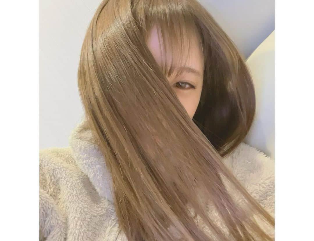 与田祐希さんのインスタグラム写真 - (与田祐希Instagram)「お仕事で髪が期間限定で明るくなります！ (一応、びっくりされないようにご報告です)🫢」1月14日 17時57分 - yodayuuki_oimo