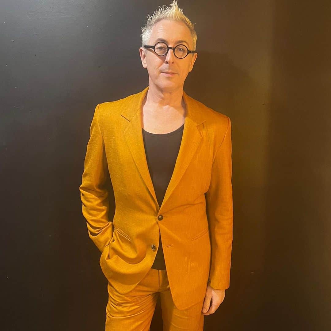アラン・カミングのインスタグラム：「Thanks @joebananas_au for dressing me for my Australian and New Zealand tour!」