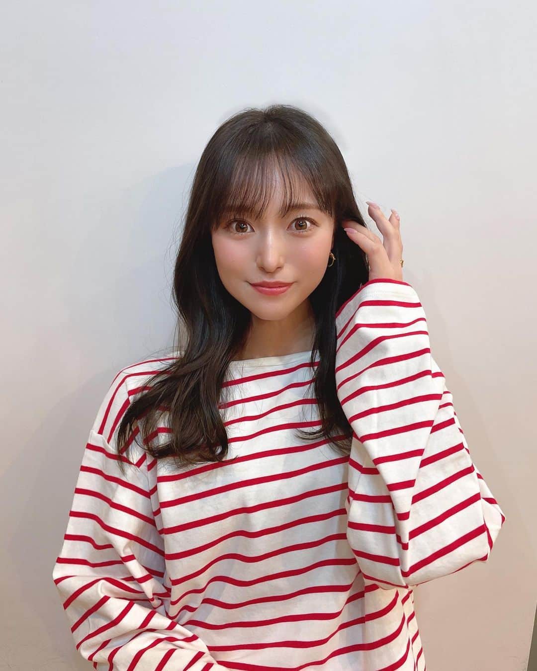引地裕美のインスタグラム：「美容室はじめ💇‍♀️🖤 暗くして、落ちた時も透けるカラーにしてもらったよ🫶🏻  @takumi__terao  いつも可愛くしてくれて ありがとうございます🪄  #銀座美容室 #ungrid #カジュアルコーデ #UMine #japan #옷스타그램 #데일리룩 #코디스타그램 #每日穿搭 #일본 #오오티디 #얼스타그램 #照片 #粉我 #ootd #fashionblogger #WhatIWore #follow #fashionista #japanesegirl」