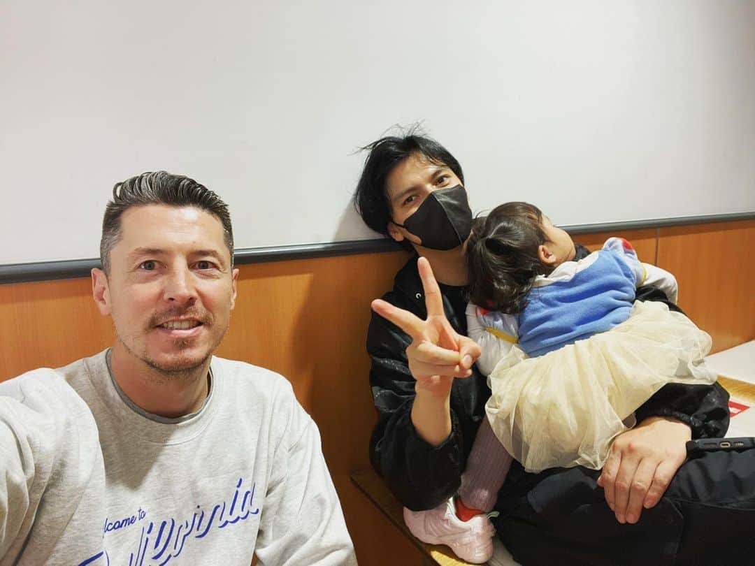 森豪士さんのインスタグラム写真 - (森豪士Instagram)「まさか西松屋でアレクと会うとは‼️笑 めちゃめちゃ久しぶりだし、西松屋だし😆💦 今はお互い2児のパパ👶🏼👧🏼 久しぶりでテンション上がったー👍🏽👍🏽 #アレク #モデル」1月14日 18時28分 - tsuyoshimori