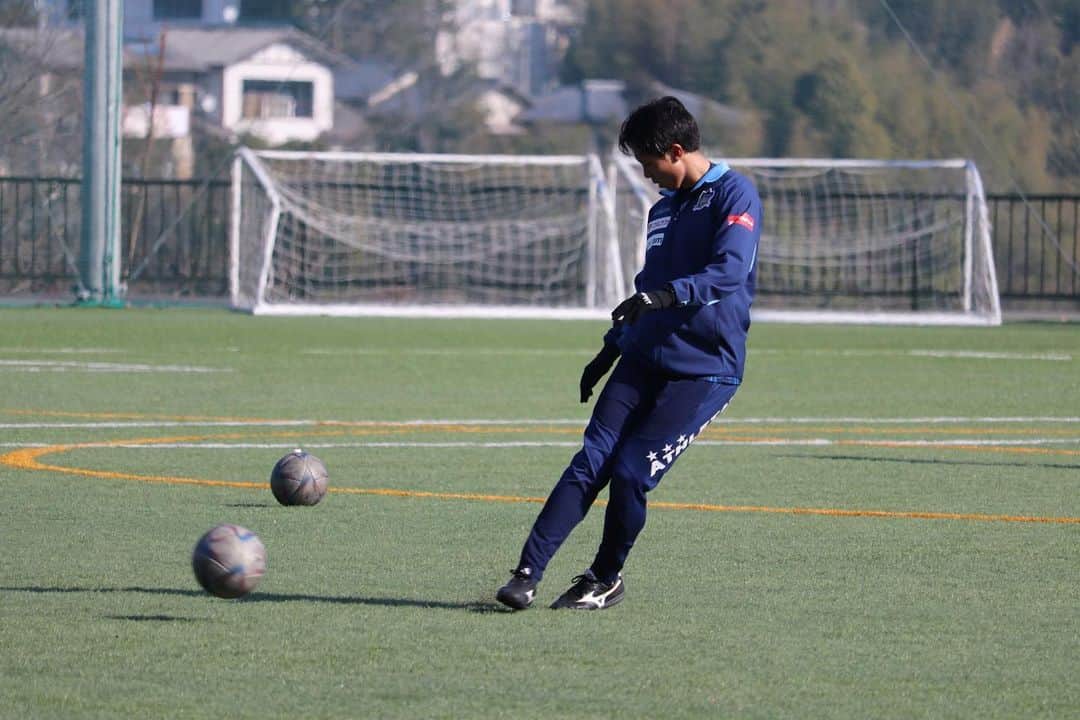 森勇人さんのインスタグラム写真 - (森勇人Instagram)「今週から香川へ来ています！ 身の回りも整理されてだいぶ落ち着いてきました！ 16日からのトレーニングに向けて良い準備が出来ています⚽️  頑張っていきます！！  #自主練期間 #久しぶりにみんなとボールを蹴れると楽しい #新加入記者会見  #ユニホーム迷われている方がいたら是非8番でお願いします」1月14日 13時24分 - yuto.m___27