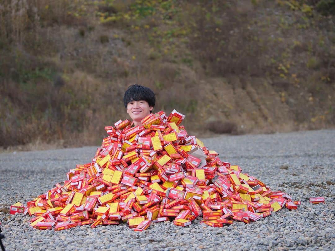 すしらーめん《りく》のインスタグラム：「爆スライムがこちらをみている！#スライム #モンスター #写真」