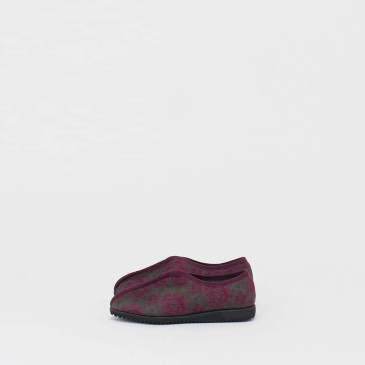 エンダースキーマのインスタグラム：「model: Kung fu color: rose(purple/olive), tulip(light green), akebia(yellow earth color)  #henderscheme #2023ws #productvideograph」