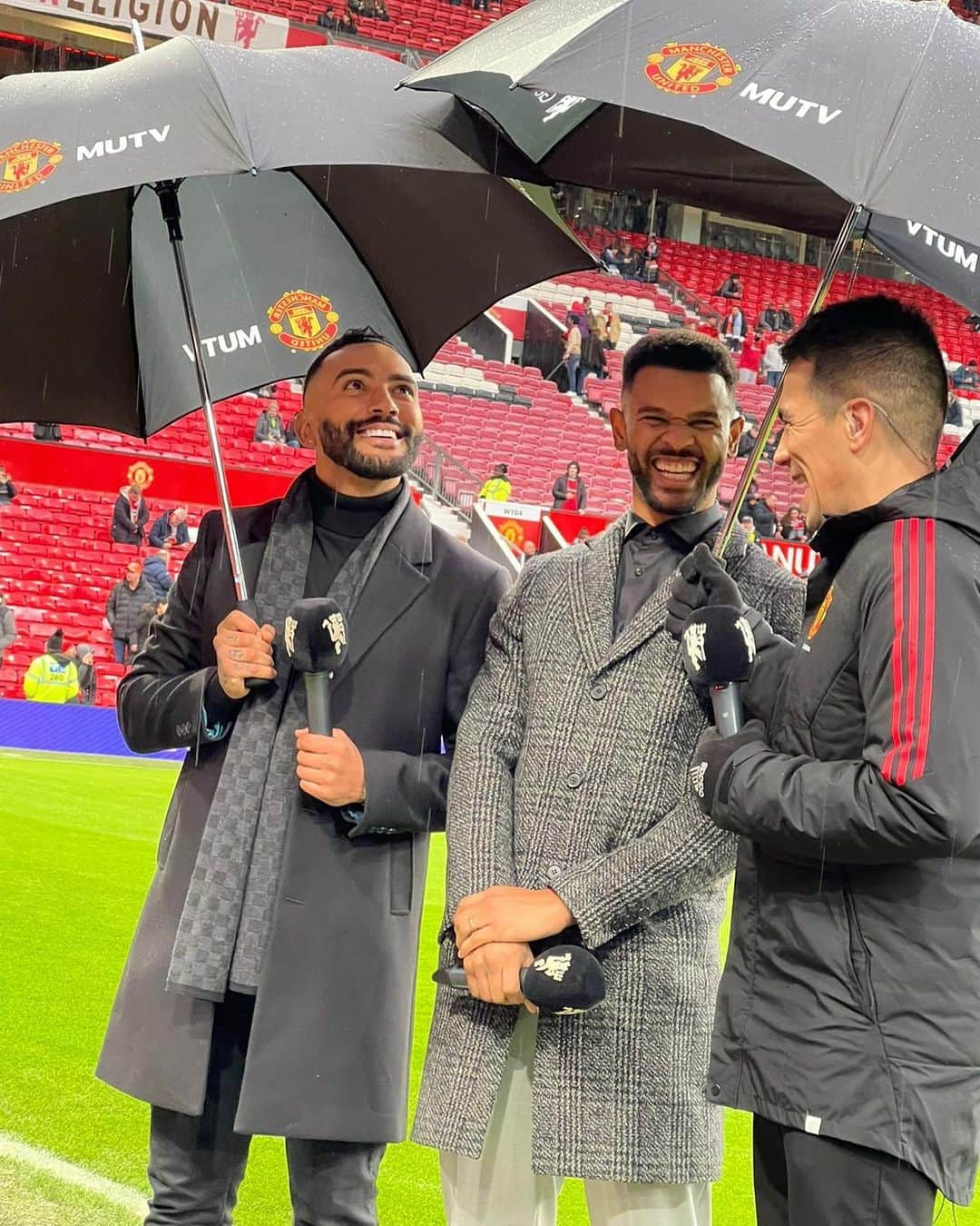 フレイザー・キャンベルのインスタグラム：「What a day at the theatre of dreams 😍 enjoy your weekend reds 🥳」