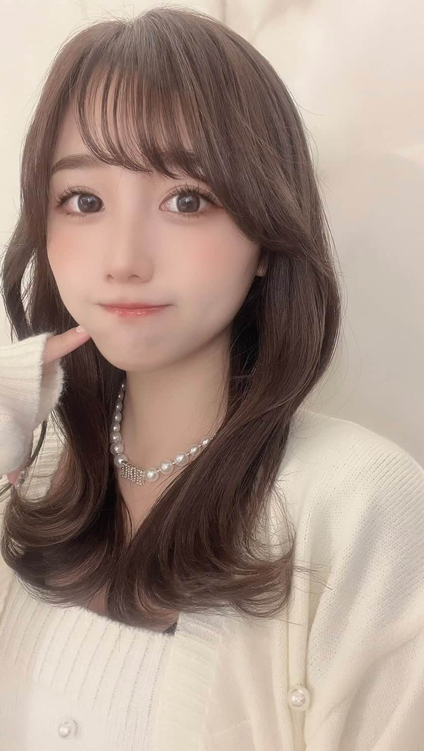 のインスタグラム：「⋆ @ema_katsumoto さんカラー😉  #ootd #fashion #instafood #instagram  #hairstyle #outfit #code #instafashion  #ファッション #撮影 #ヘアスタイル #ヘア  #コーディネート #コーデ #今日の服」