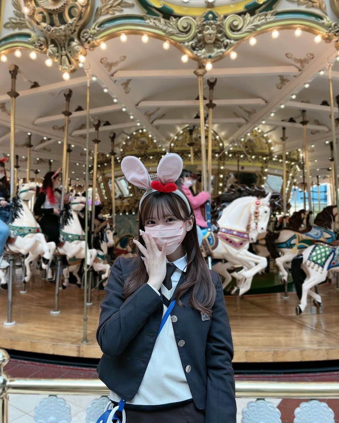 森平莉子さんのインスタグラム写真 - (森平莉子Instagram)「🐰🏰  韓国旅行 ♥.♥ ロッテワールドで韓国制服きた🤎」1月14日 21時25分 - licojasmine2000