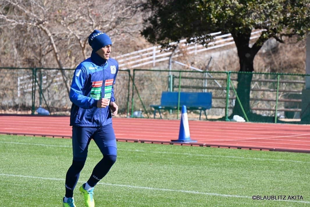 加賀健一さんのインスタグラム写真 - (加賀健一Instagram)「高知キャンプ 今シーズンはキャンプからサッカーができる喜びを感じております。 去年の今頃は、病院で入院中だったからね。笑 みなさんに感謝ですね🙇‍♂️ 今シーズンも頑張りまーす💪 #ブラウブリッツ秋田 #加賀健一」1月14日 21時51分 - kenichi_kaga15