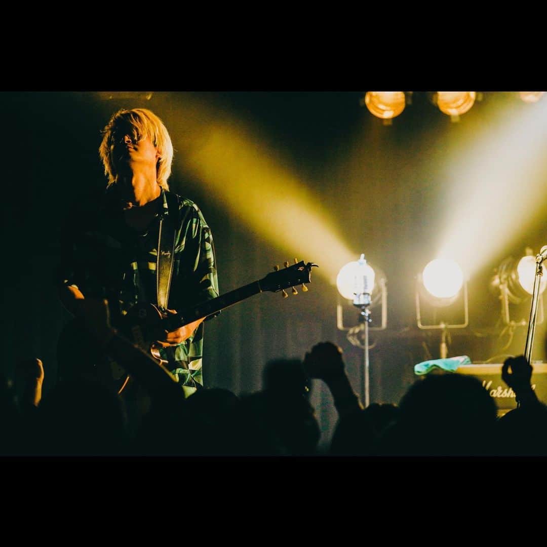 のインスタグラム：「2023.1.13 @心斎橋JANUS  ドラマストア DAY(S) CONTINUE〜day1〜  with : ドラマストア / KAKASHI  M1 Fantastic Chaos M2 オンステージ M3 ドラマのあとで M4 救世主 M5 Loopy M6 スイミー (ドラマストアカバー) M7 リード M8 Seesaw  ありがとうございました！！  photo by @mini12du」