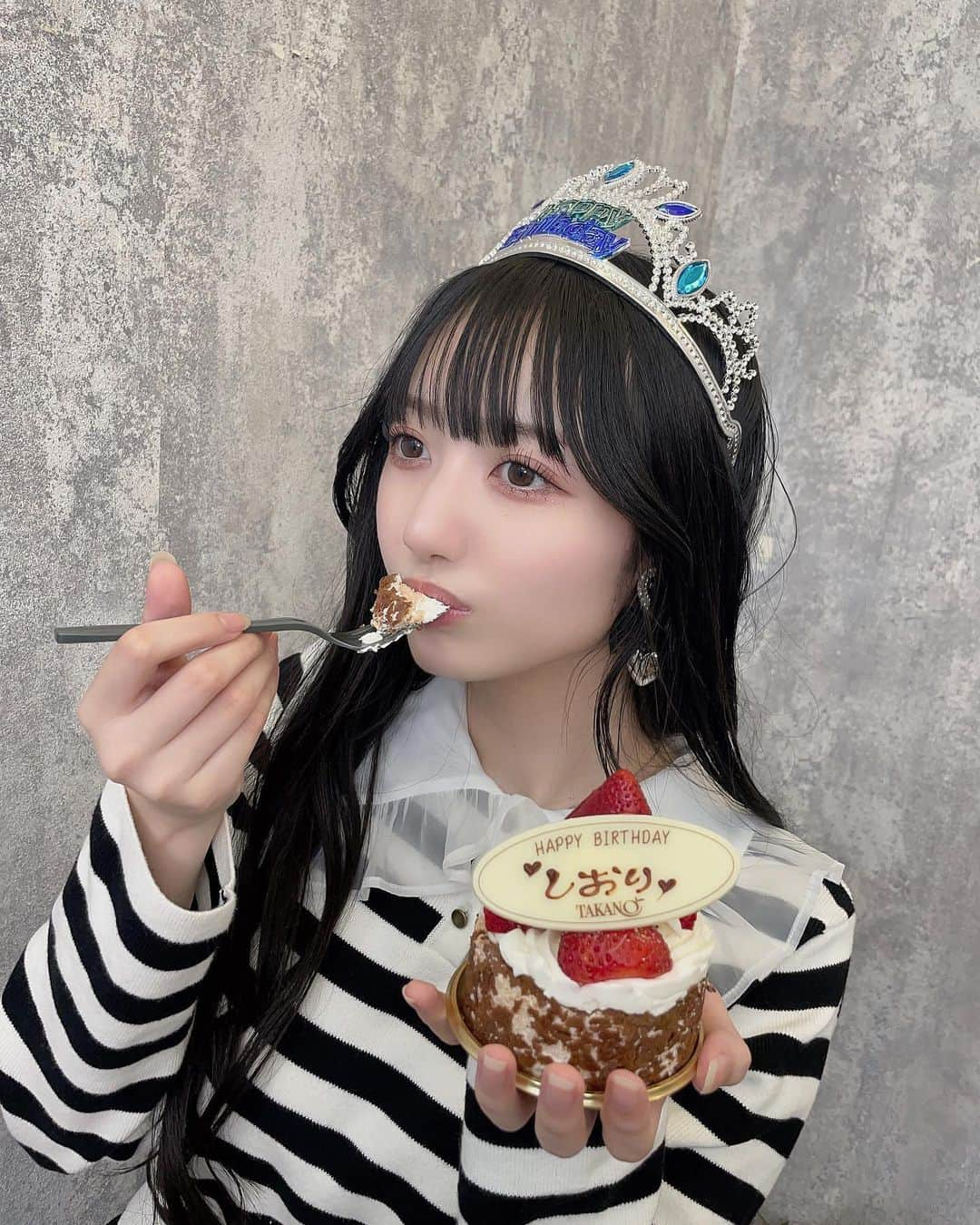 長尾しおりさんのインスタグラム写真 - (長尾しおりInstagram)「. 好きなケーキおしえて！🎂」1月14日 22時44分 - shiori_nagao