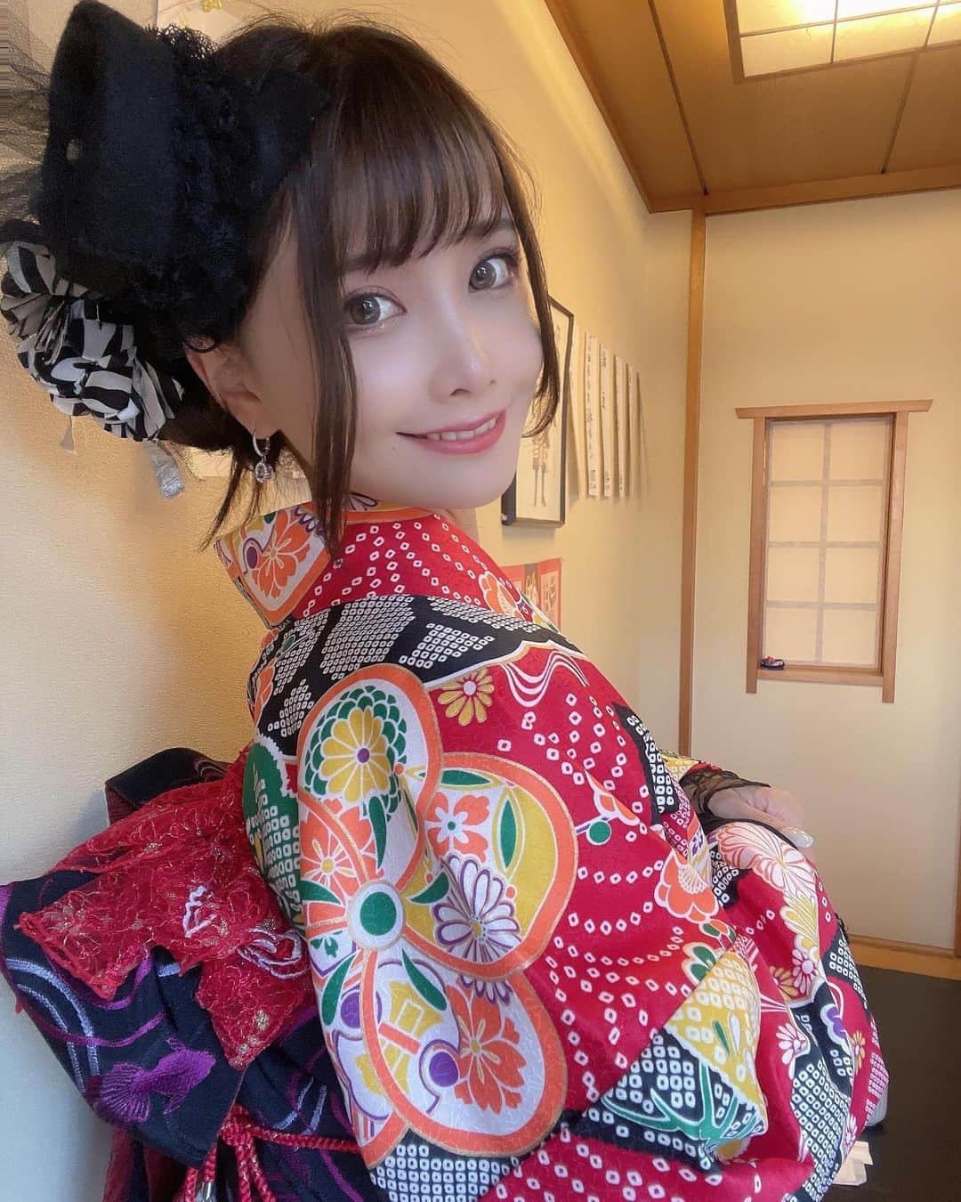 赤羽もものインスタグラム：「撮影会で振袖着たよ✌️ 成人すぎても振袖着れるの嬉しい❤️   #振袖  #成人式  #神田明神」