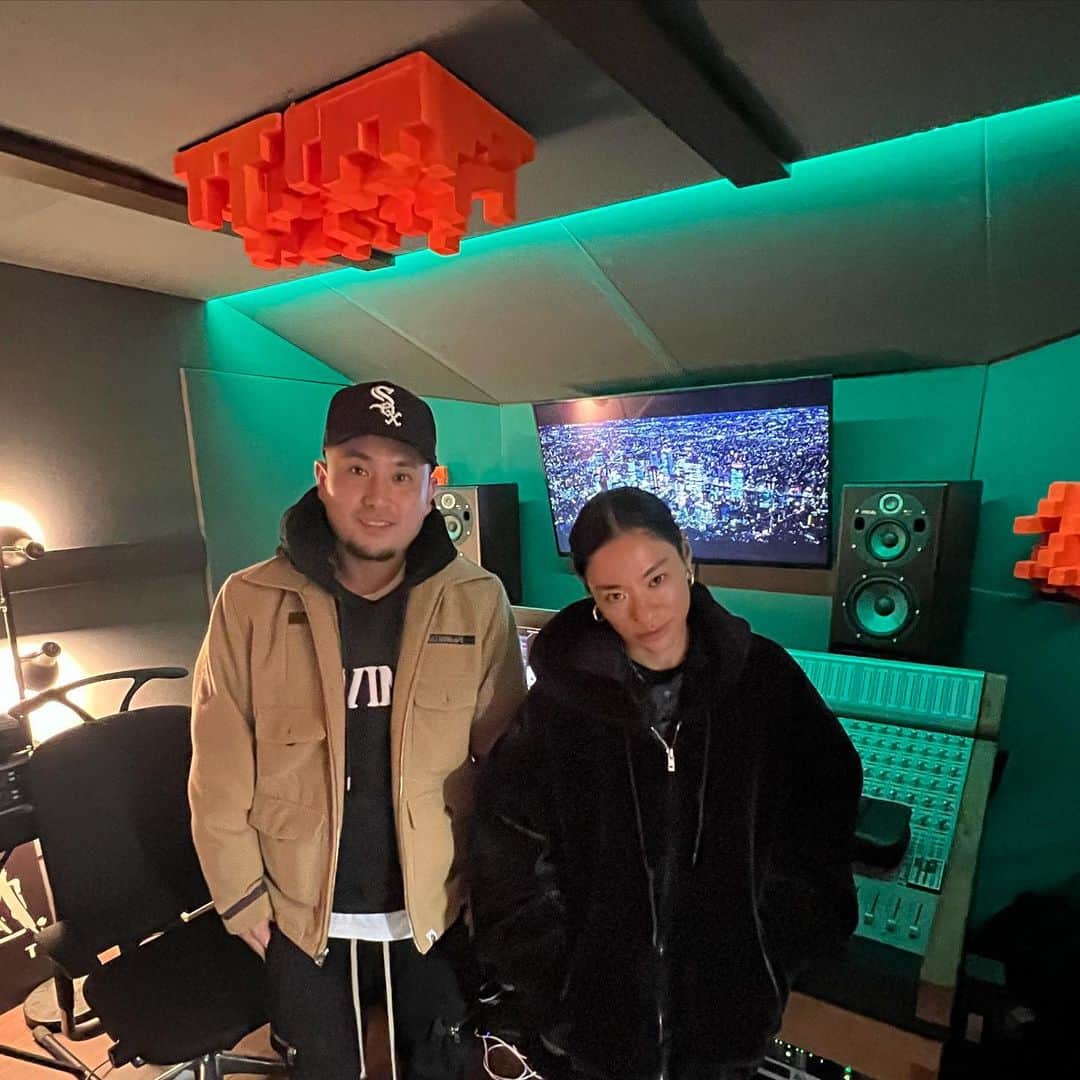 のインスタグラム：「Session with Awich🦾 @awich098 @nvmbrr_」
