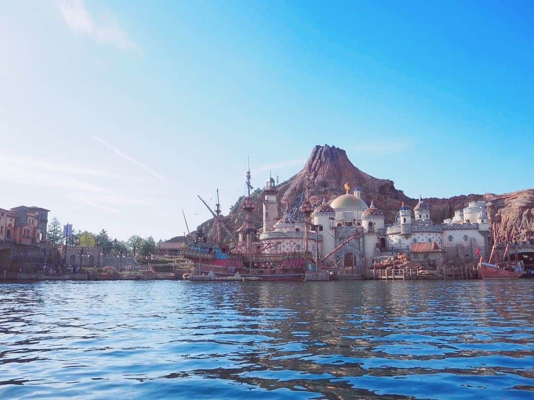 青木智美さんのインスタグラム写真 - (青木智美Instagram)「. ☑︎#20230112 Tokyo Disney Sea🌋🚢 photo by @teramipooo  . #tokyodisneysea #tds  #東京ディズニーシー .」1月14日 23時48分 - aotm25___