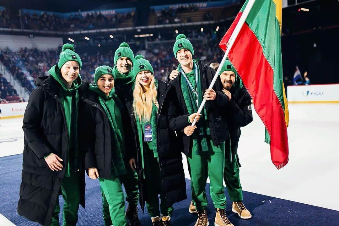アレキサンドラ・ゴロフキナのインスタグラム：「Unfortunately I had to withdraw from the World University Games due to injury…✨ Good luck to Team Lithuania 💚💚💚 and all athletes! 😊 ••• #fisu #universitygames #lakeplacid #teamlithuania」