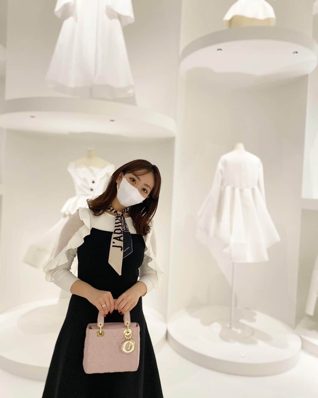 小川奏さんのインスタグラム写真 - (小川奏Instagram)「⁡#奏museum  ⁡ ⁡ 幸せ空間でした♪ ⁡ 何度でも行きたくなる企画展 次の予定も立てました！ ⁡ Diorと日本の関係… より深く調べてみたいな✊🏻  #dior展 #レディディオール ##dior #ミディアムヘア #美術館 #東京都現代美術館 #ディオール #クリスチャンディオール #クリスチャンディオール夢のクチュリエ展 #美術館巡り #art」1月29日 20時35分 - kana_missg2020