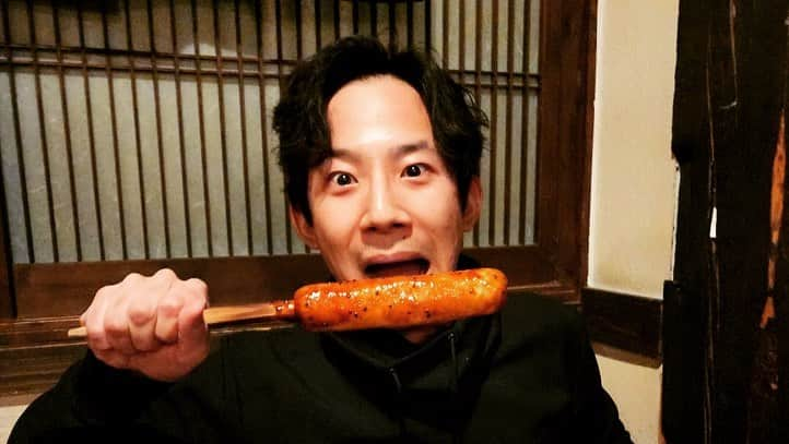 上野耕平さんのインスタグラム写真 - (上野耕平Instagram)「2023.1.29  スタクラフェスin秋田  出来たばかりの秋田芸術劇場でのコンサート！ 髙木竜馬くんとのデュオや無伴奏、 最後には素晴らしい皆さんとの演奏も！  沢山のお客様、ありがとうございました！  秋田の美味しいものを沢山食べました！ ギバサ、ハタハタ、とんぶり、きりたんぽ… そして日本酒が美味すぎた…。  雪景色が素敵な秋田。 僕のルーツな土地の一つでした。(あとは茨城と岐阜) また行きます！  #standupclassicfestival #tsukemen #石井琢磨 #髙木竜馬 #亀井聖矢 #紀平凱成 #上野耕平 #秋田芸術劇場ミルハス #クラシック #サクソフォン」1月29日 20時56分 - koheiueno_sax