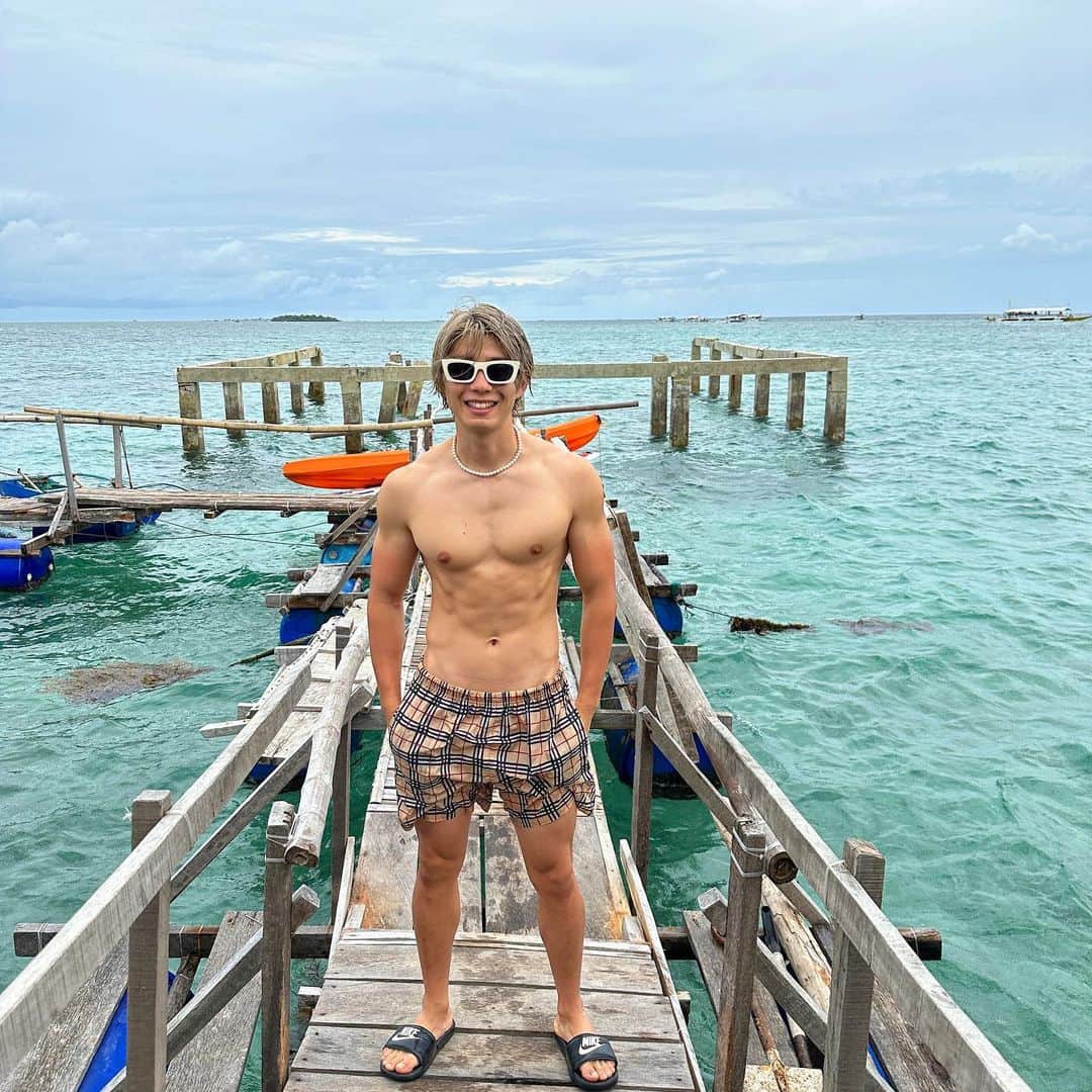 のインスタグラム：「CEBU TRIP🇵🇭 Where do you guys live?  Your country may be next🤩🤩  #cebu #cebucity #travelgram #travelphotography #セブ島 #セブ島旅行 #セブ島留学 #qqenglish #世界一周」